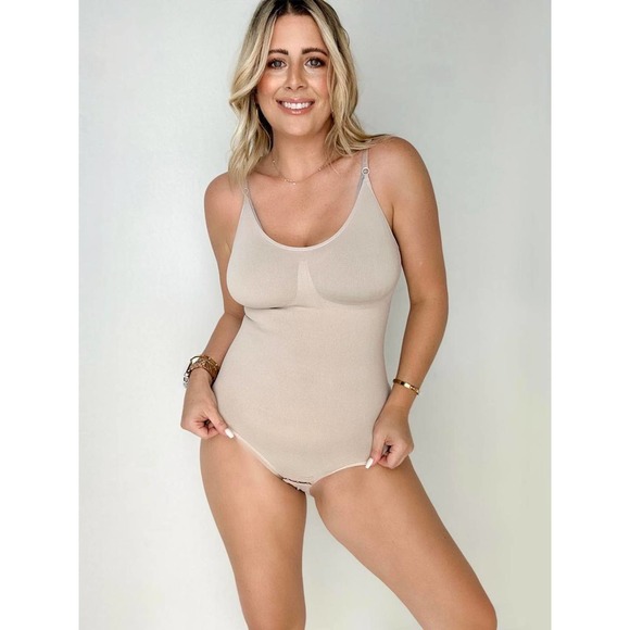 Smoothing Shapewear Bodysuit in Black Size 3X - Picture 5 of 9